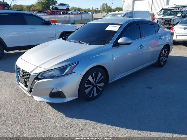 1N4BL4BV3LC231077 2020 NISSAN ALTIMA - Image 2