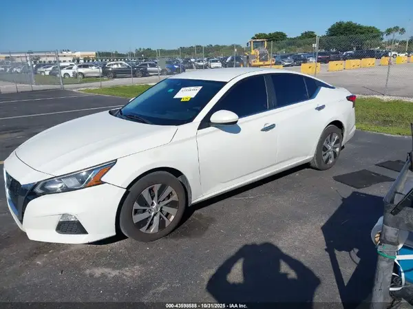 1N4BL4BV3MN313669 2021 NISSAN ALTIMA - Image 2