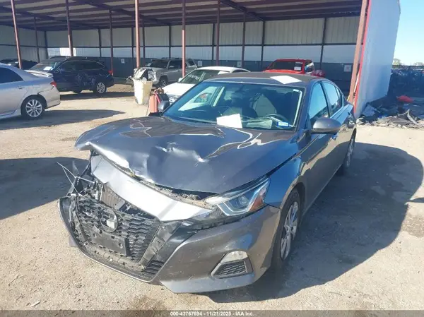 1N4BL4BV4KC141077 2019 NISSAN ALTIMA - Image 2