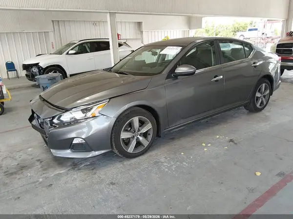 1N4BL4BV4KC152421 2019 NISSAN ALTIMA - Image 2