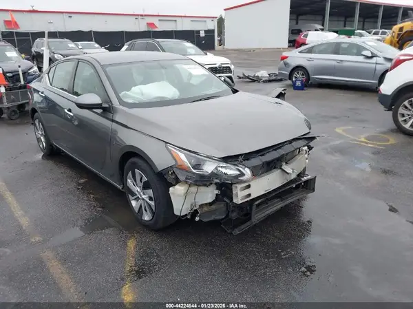 1N4BL4BV4LC233369 2020 NISSAN ALTIMA - Image 1