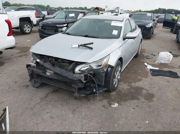 1N4BL4BV4MN310165 2021 NISSAN ALTIMA - Image 2