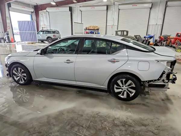 1N4BL4BV4MN317164 2021 NISSAN ALTIMA - Image 2