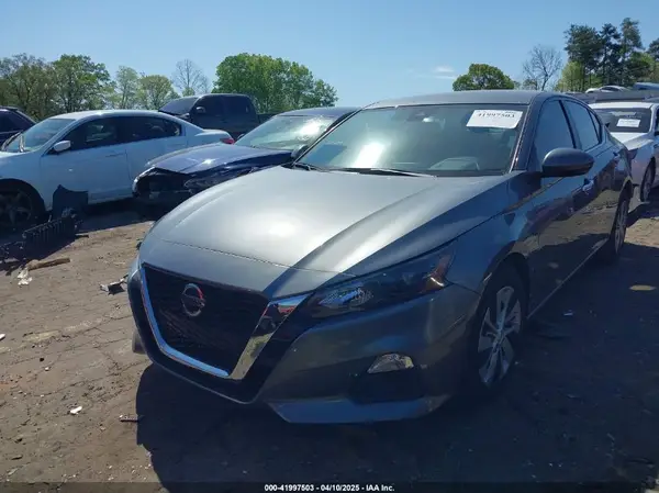 1N4BL4BV4NN415421 2022 NISSAN ALTIMA - Image 2
