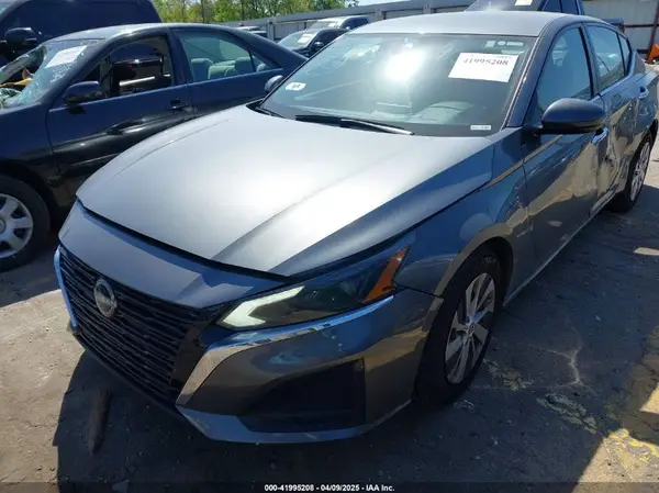 1N4BL4BV4PN357555 2023 NISSAN ALTIMA - Image 2