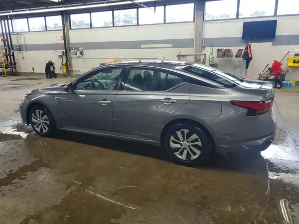 1N4BL4BV4PN403739 2023 NISSAN ALTIMA - Image 2