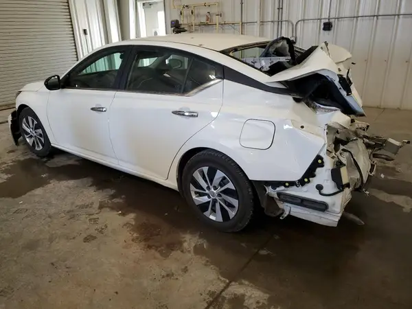 1N4BL4BV4RN332402 2024 NISSAN ALTIMA - Image 2