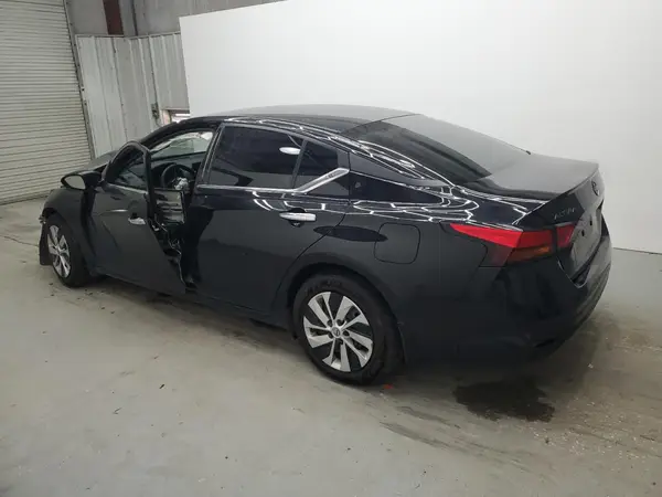 1N4BL4BV4RN367876 2024 NISSAN ALTIMA - Image 2