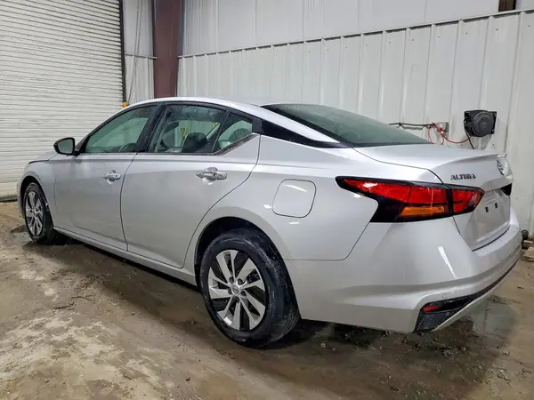 1N4BL4BV4RN374584 2024 NISSAN ALTIMA - Image 2