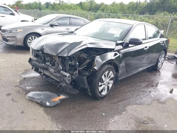 1N4BL4BV4RN401430 2024 NISSAN ALTIMA - Image 2