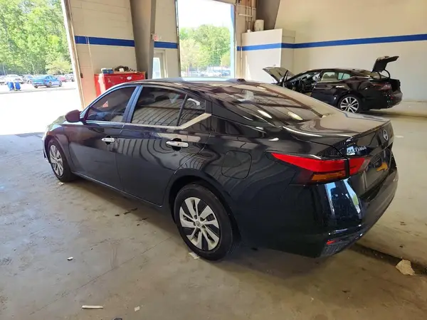 1N4BL4BV5SN410594 2025 NISSAN ALTIMA - Image 2