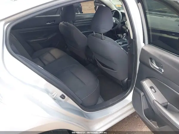 2019 NISSAN ALTIMA auction photo 8
