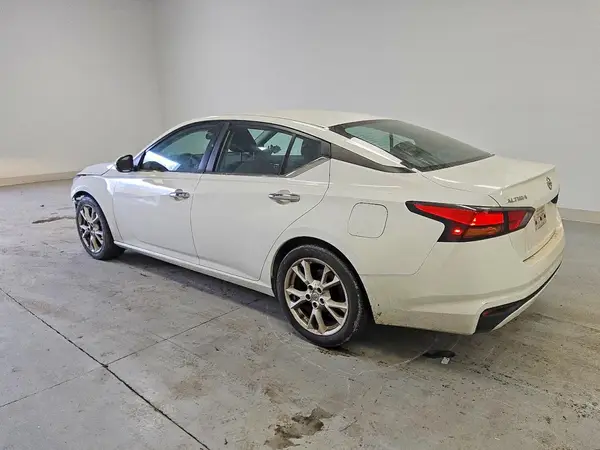 1N4BL4BV6NN301825 2022 NISSAN ALTIMA - Image 2