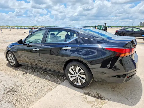 1N4BL4BV6PN352860 2023 NISSAN ALTIMA - Image 2