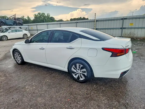 1N4BL4BV6PN368363 2023 NISSAN ALTIMA - Image 2