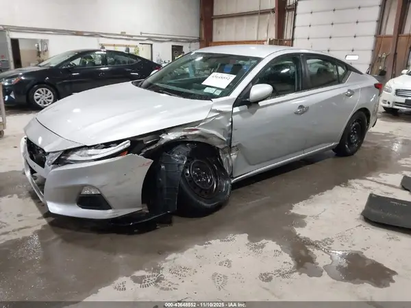 1N4BL4BV7KC243070 2019 NISSAN ALTIMA - Image 2