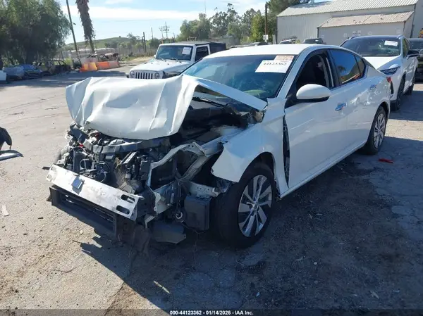 1N4BL4BV7LC182014 2020 NISSAN ALTIMA - Image 2