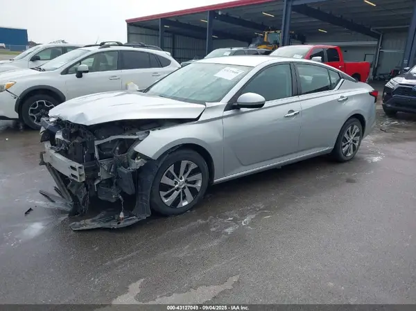 1N4BL4BV7LC209549 2020 NISSAN ALTIMA - Image 2