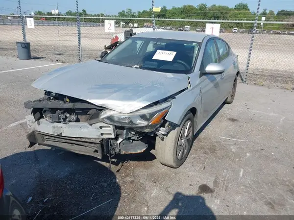 1N4BL4BV7LC211334 2020 NISSAN ALTIMA - Image 2