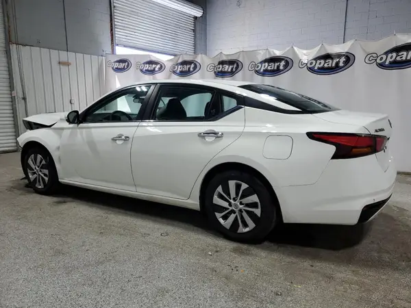 1N4BL4BV7PN315901 2023 NISSAN ALTIMA - Image 2