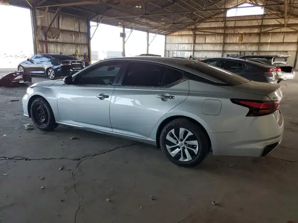 1N4BL4BV7RN320776 2024 NISSAN ALTIMA - Image 2