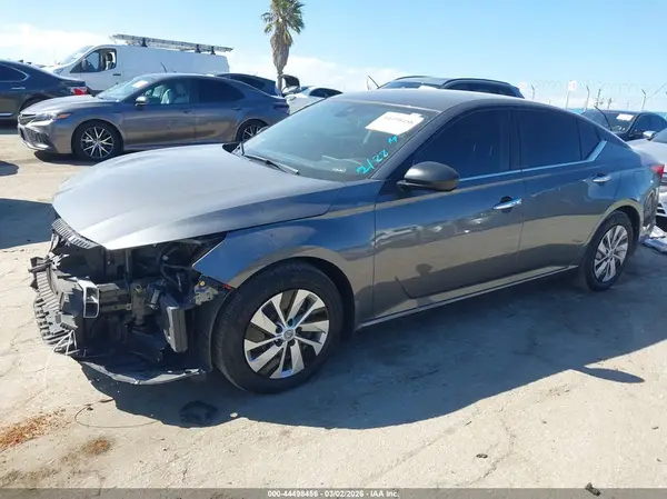 1N4BL4BV7RN409876 2024 NISSAN ALTIMA - Image 2