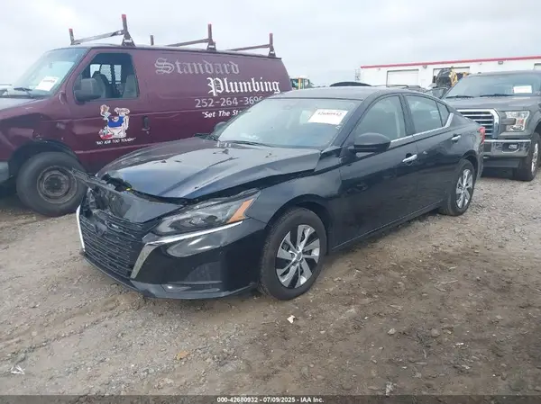 1N4BL4BV7SN306754 2025 NISSAN ALTIMA - Image 2