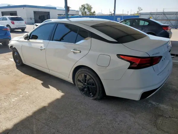 1N4BL4BV8MN372135 2021 NISSAN ALTIMA - Image 2