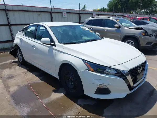 1N4BL4BV8NN347589 2022 NISSAN ALTIMA - Image 1