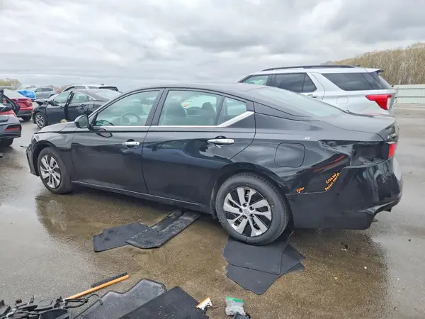 1N4BL4BV8PN394981 2023 NISSAN ALTIMA - Image 2