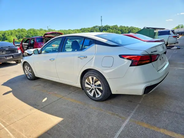 1N4BL4BV9PN325717 2023 NISSAN ALTIMA - Image 2