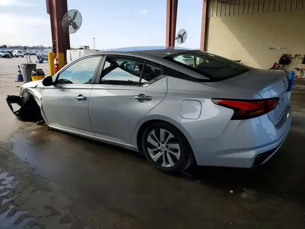 1N4BL4BV9PN399817 2023 NISSAN ALTIMA - Image 2