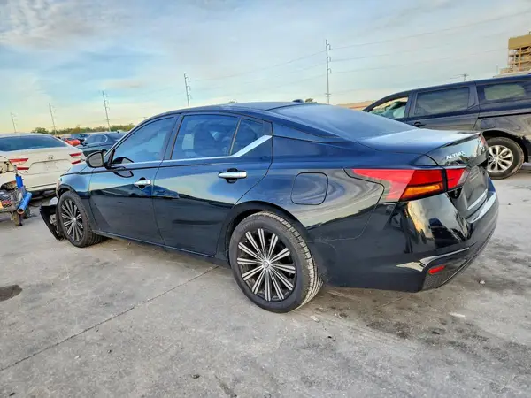 1N4BL4BVXKC250708 2019 NISSAN ALTIMA - Image 2