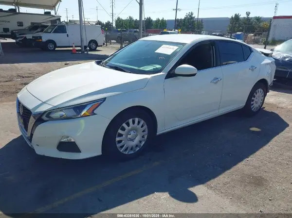 1N4BL4BVXLC133504 2020 NISSAN ALTIMA - Image 2