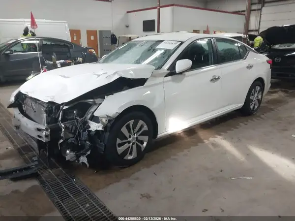 1N4BL4BVXLC213305 2020 NISSAN ALTIMA - Image 2