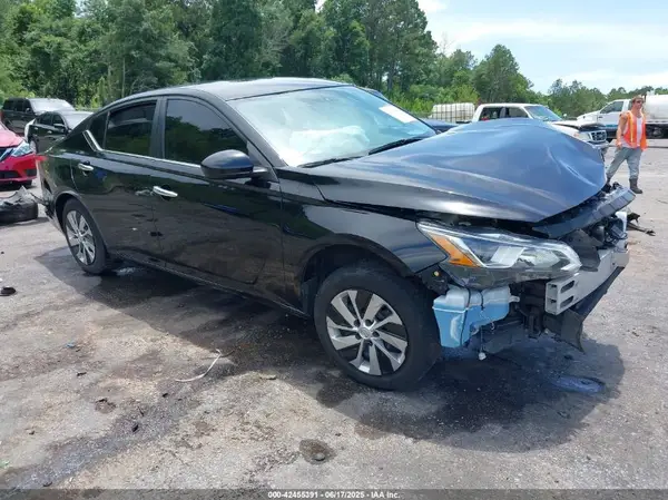 1N4BL4BVXLC237975 2020 NISSAN ALTIMA - Image 1