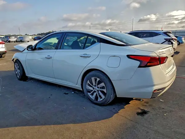 1N4BL4BVXLC249415 2020 NISSAN ALTIMA - Image 2