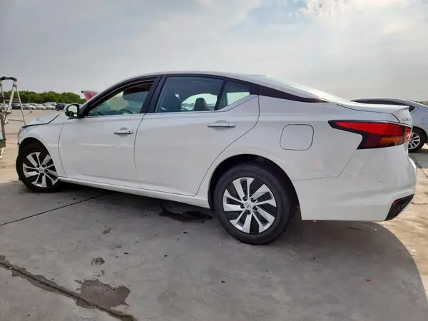 1N4BL4BVXNN335427 2022 NISSAN ALTIMA - Image 2