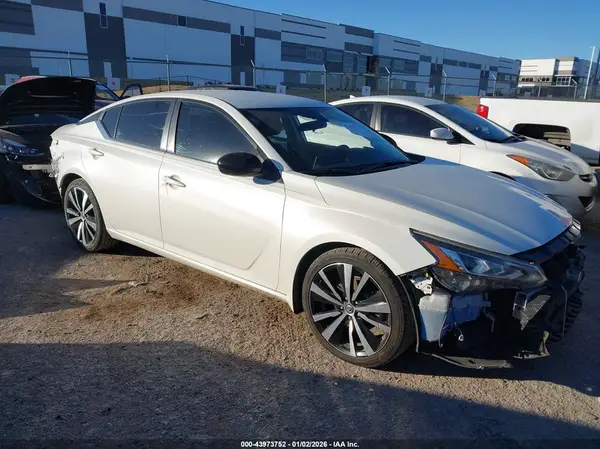 1N4BL4CV0LC132943 2020 NISSAN ALTIMA - Image 1