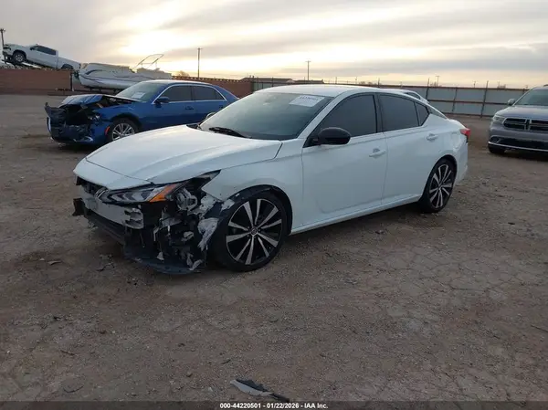 1N4BL4CV0LC171807 2020 NISSAN ALTIMA - Image 2