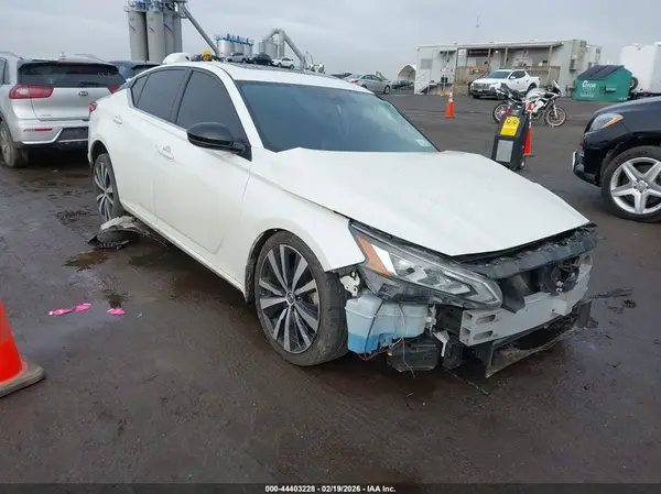 1N4BL4CV0LC177400 2020 NISSAN ALTIMA - Image 1
