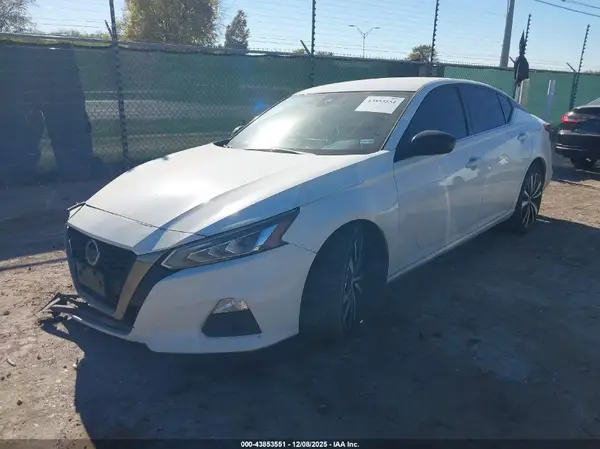 1N4BL4CV0MN404641 2021 NISSAN ALTIMA - Image 2
