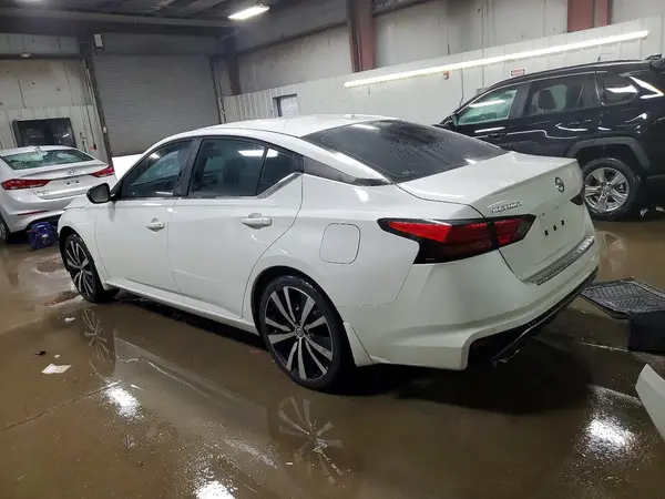 1N4BL4CV0NN374722 2022 NISSAN ALTIMA - Image 2