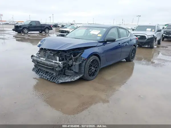 1N4BL4CV0PN356403 2023 NISSAN ALTIMA - Image 2