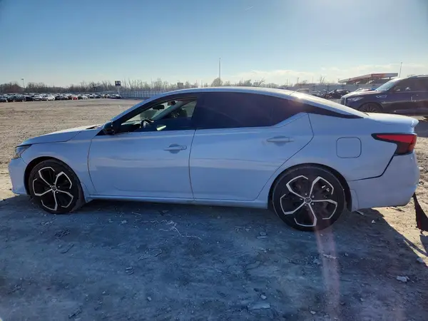1N4BL4CV0PN376747 2023 NISSAN ALTIMA - Image 2