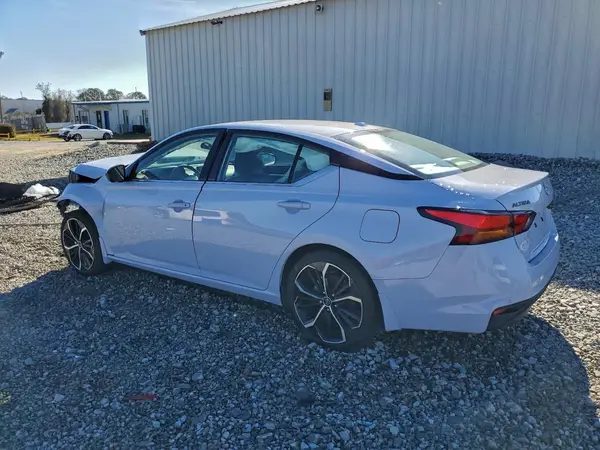 1N4BL4CV0RN325249 2024 NISSAN ALTIMA - Image 2