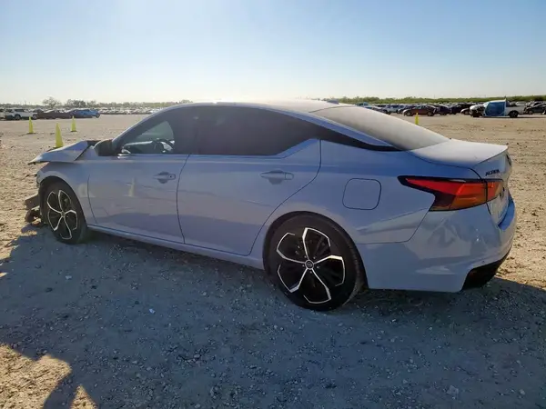 1N4BL4CV0RN347218 2024 NISSAN ALTIMA - Image 2