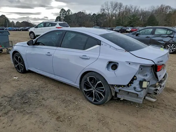 1N4BL4CV0RN356078 2024 NISSAN ALTIMA - Image 2