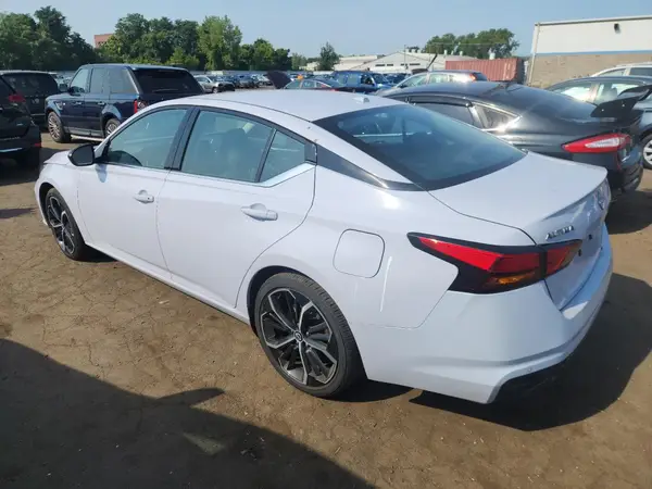 1N4BL4CV0RN358848 2024 NISSAN ALTIMA - Image 2