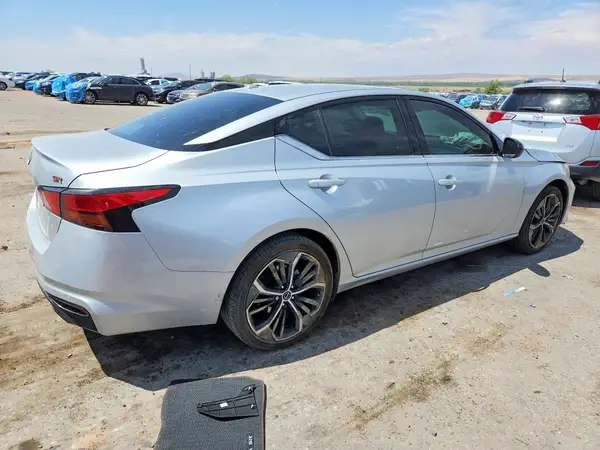 1N4BL4CV0RN393440 2024 NISSAN ALTIMA - Image 2